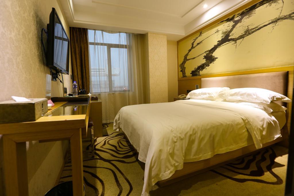 V8 Hotel Train Station Guangzhou Bagian luar foto