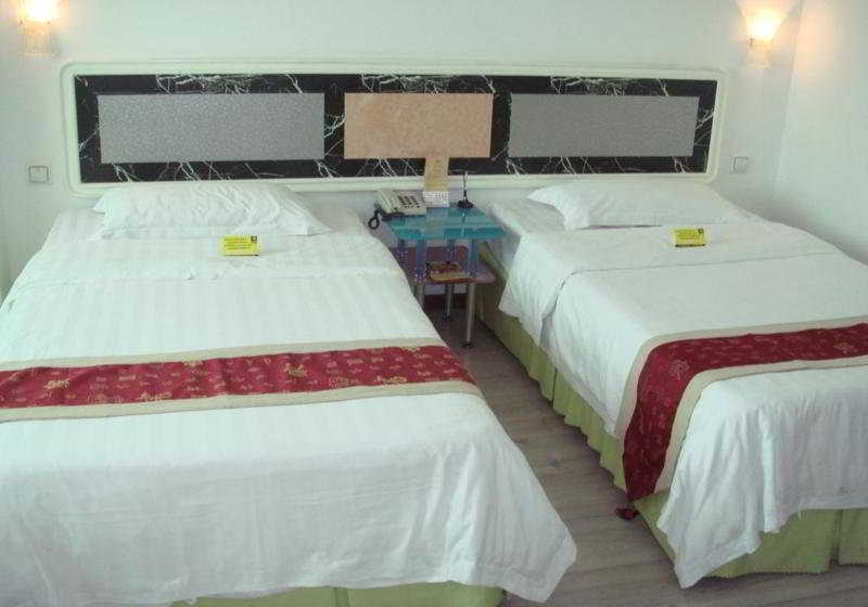 V8 Hotel Train Station Guangzhou Bagian luar foto